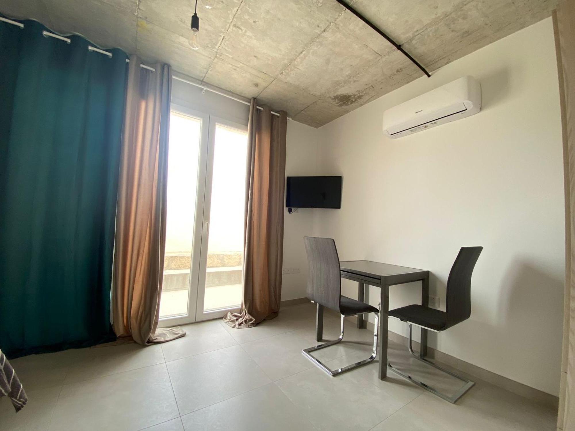 Minimal & Arty Townhouse Appartement Hamrun Buitenkant foto